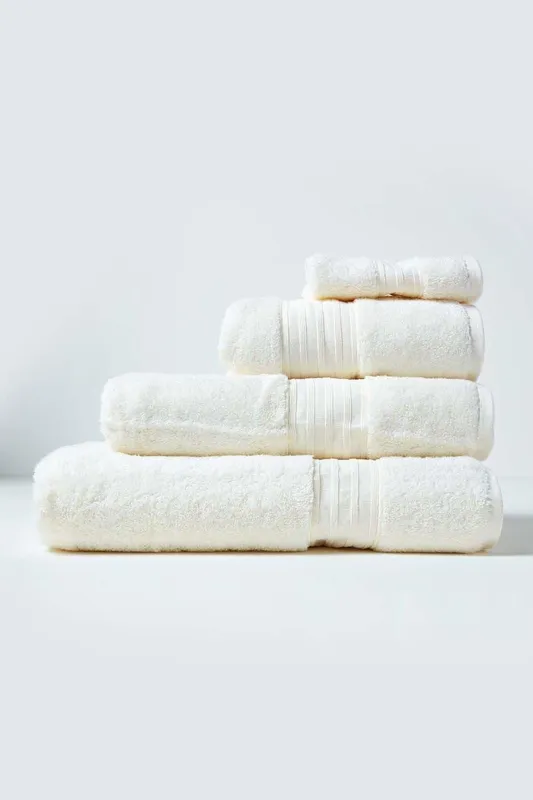 Homescapes Zero Twist Supima Cotton Towel in Cream Cream