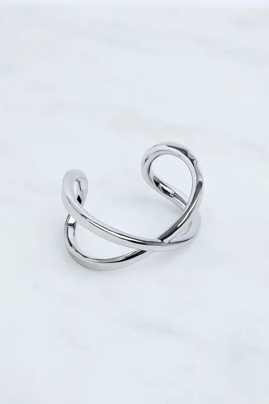 Karen Millen Women's Premium Statement Criss-Cross Cuff in Silver - Silver