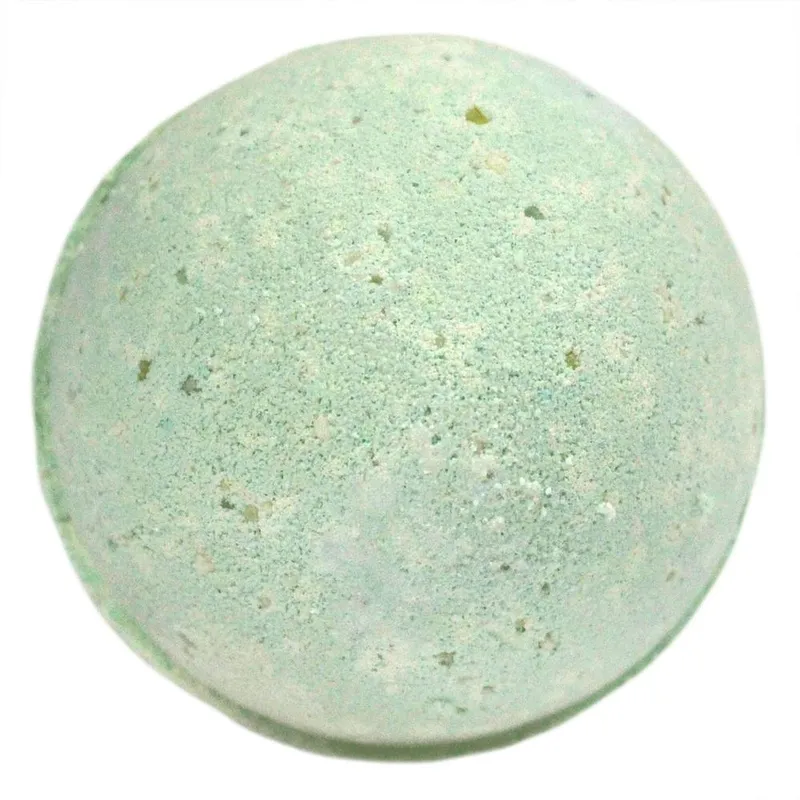 Kdmd Unisex Peppermint & Tea Tree Bath Bomb in Green Green female