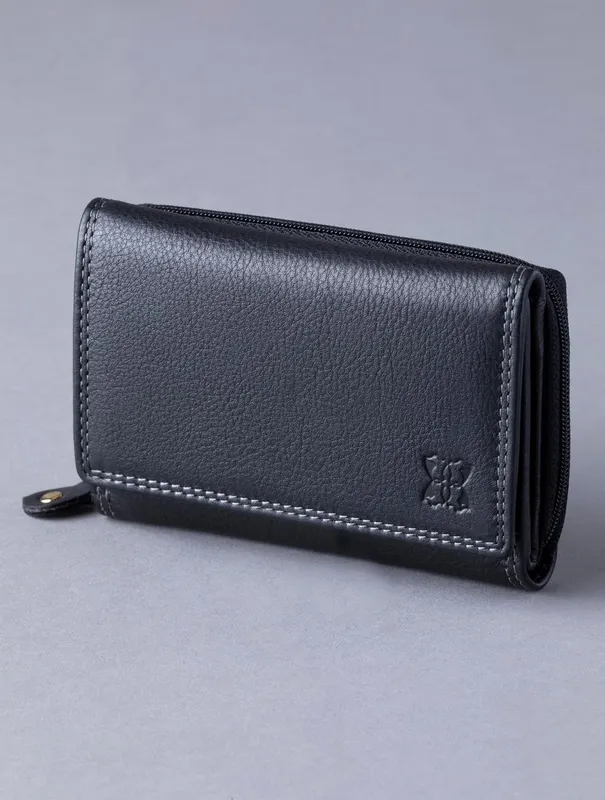 Lakeland Leather Women's Small Leather Purse in Black Black female