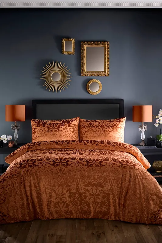 Laurence Llewelyn-Bowen 'Firenza' Damask Velvet Duvet Cover Set in Red Size: King Red King