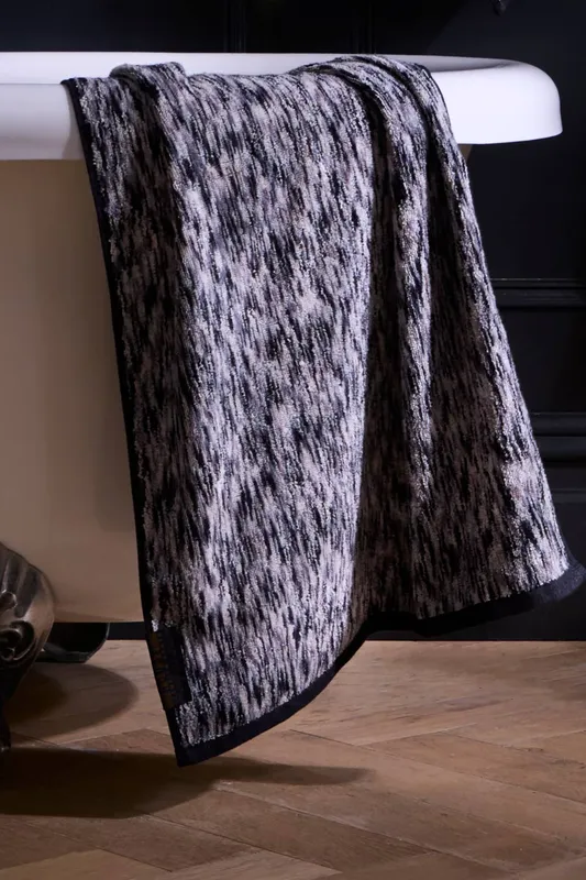 Laurence Llewelyn-Bowen Unisex 'Orion' 100% Cotton Towel in Black Black female