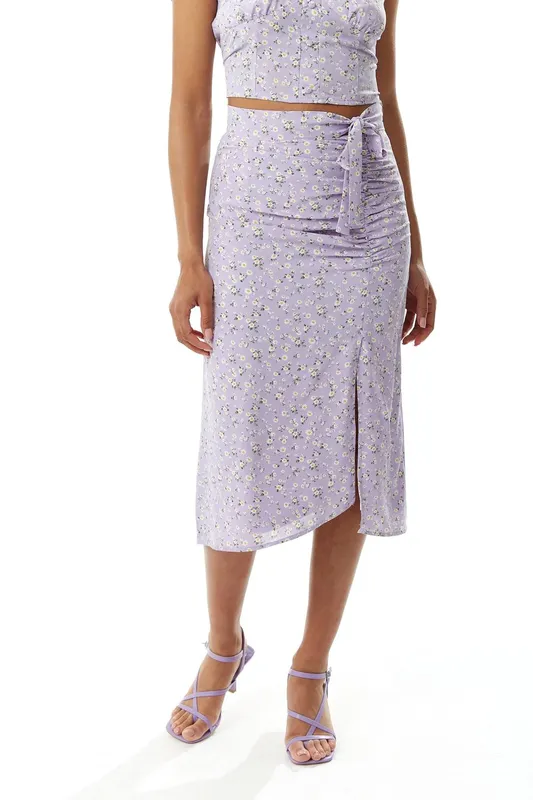 Liquorish Women's Floral Midi Skirt in Lilac in Purple Size: 14 - Purple