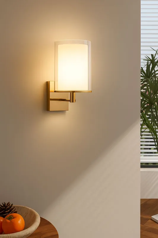 Living and Home G9 Glass Lampshade Wall Light in Gold - Gold