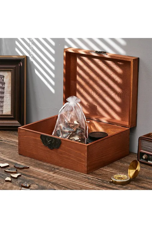 Living and Home Lockable Pine Wood Keepsake Box in Walnut Walnut