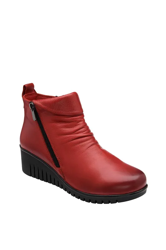 Lotus Women's Red 'Cordelia' Leather Wedge Ankle Boots Size: 5 Red