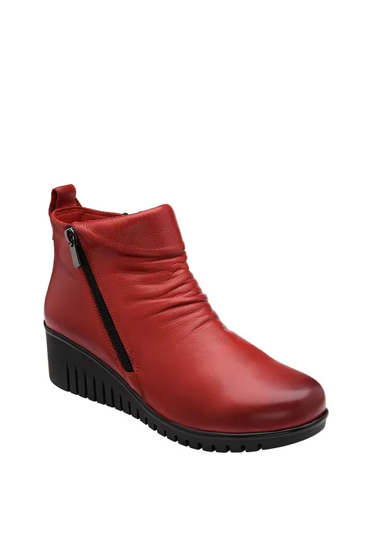 Lotus Women's Red 'Cordelia' Leather Wedge Ankle Boots Size: 7 Red
