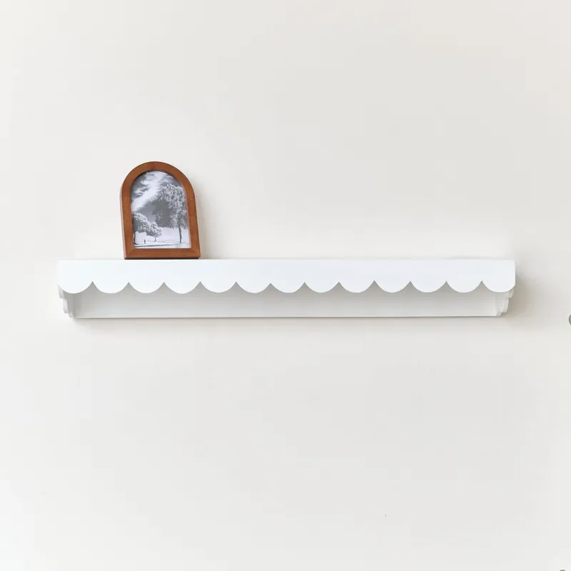 Melody Maison Extra Large White Scalloped Wall Storage Shelf - 90cm White