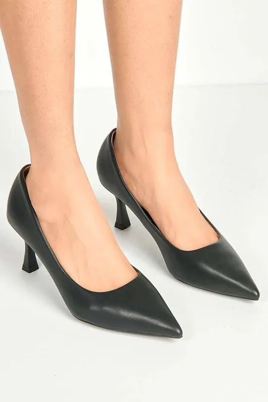 Miss Diva Women's Aranea Pointed Toe Court Shoes in Black Size: 6 - Black