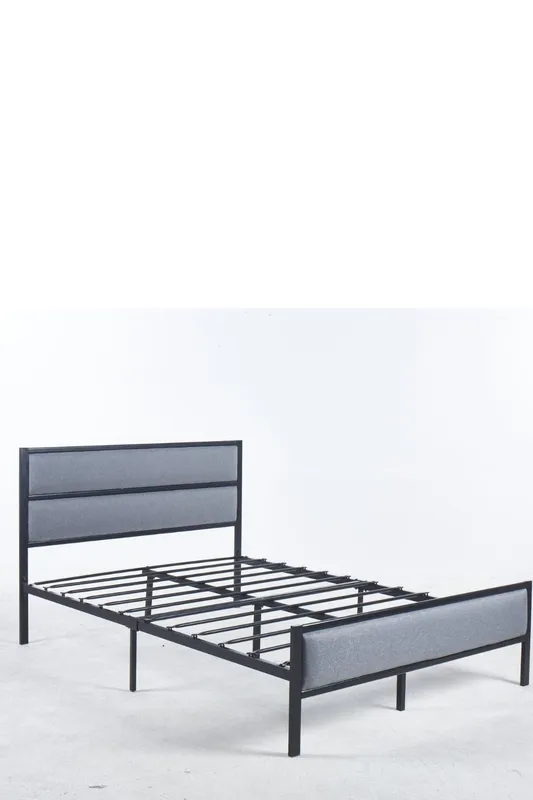 Modernique Zix Metal Bed Frame in 4ft6 in Black Size: Double Black Double
