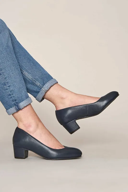 Moshulu Women's 'Keel' Court Shoe in Indigo Size: 7 Indigo 7