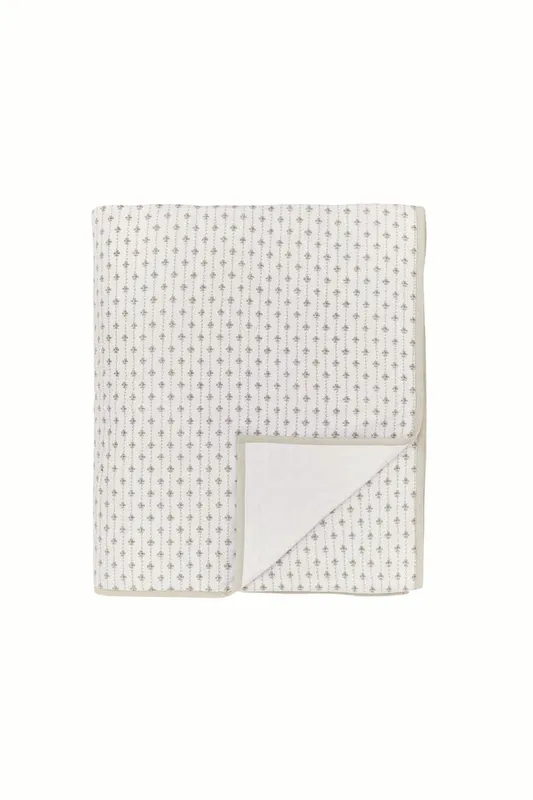Murmur 'Imogen' Decorative Quilted Throw 150X225Cm in Green Size: 150X225 cm Green 150X225 cm