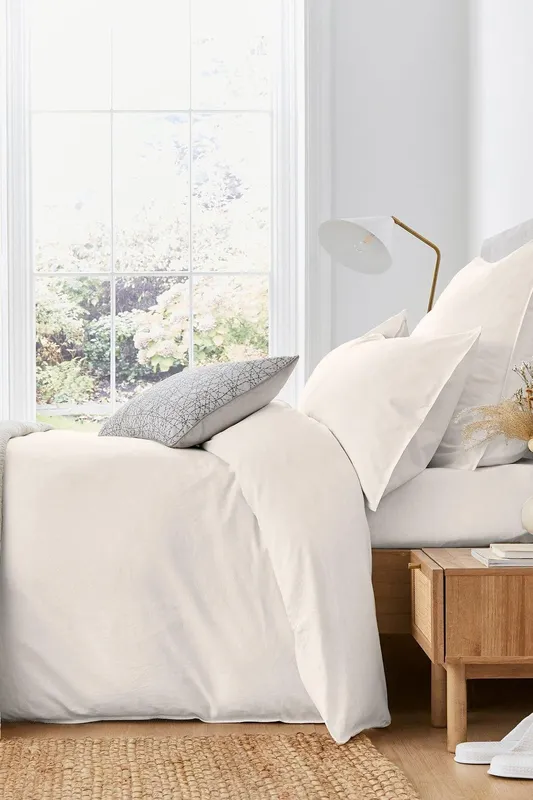 Murmur 'Linen Rich Plain Dye Still' Duvet Cover in Ivory Size: King Ivory King