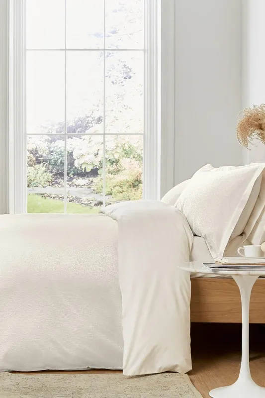 Murmur 'Meadow' Cotton Sateen Duvet Cover in Ivory Size: King Ivory King