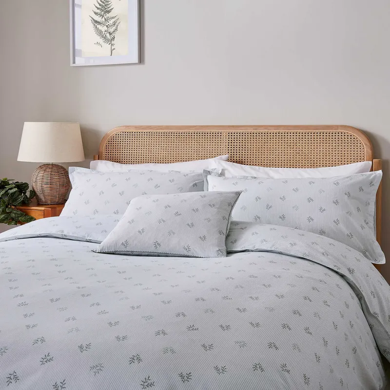 Murmur 'Thalia' Cotton Duvet Cover Set in Green Size: Super King Green Super King