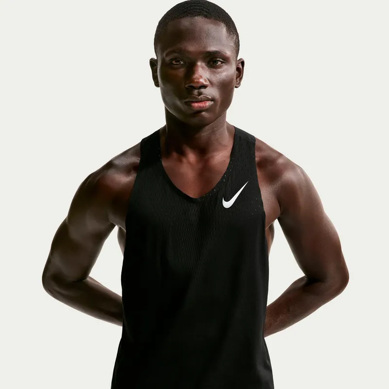 Nike AeroSwift Running shirt Men - black - Size: Medium