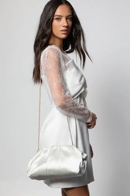 Oasis Women's Liora Satin Ruched Large Clutch Bag in Ivory - Ivory
