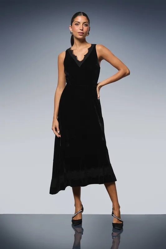 Wallis Women's Velvet Lace Insert Midi Dress in Black Size: 10 Black 10 female