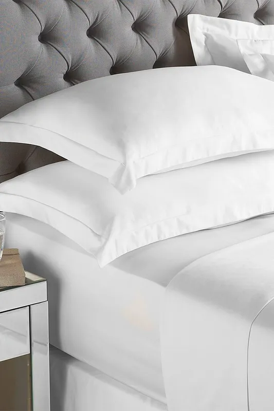 Paoletti 200 Thread Count Cotton Percale Fitted Bed Sheet in White Size: King Fitted White