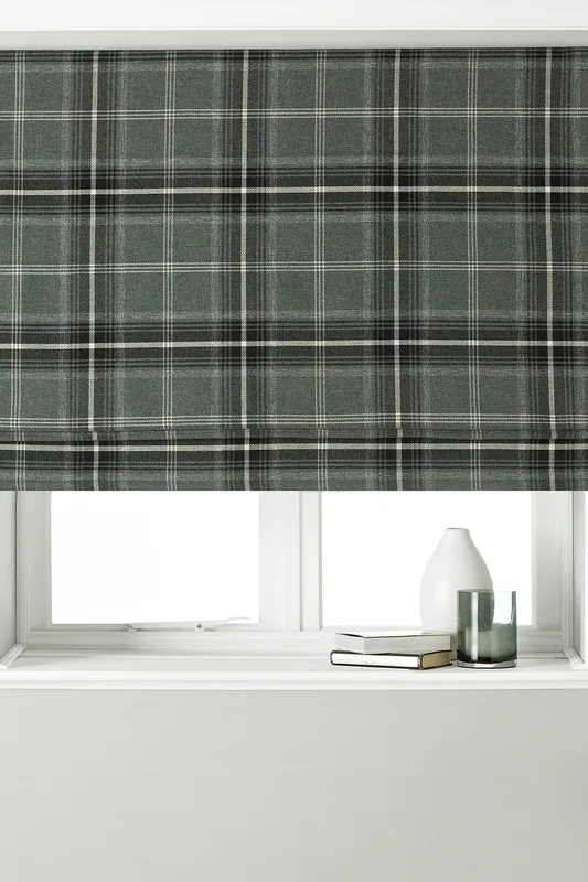 Paoletti Unisex Aviemore Tartan Faux Wool Blackout Roman Blind in Grey Size: 153cm width x 137cm drop Grey 153cm width x 137cm drop female
