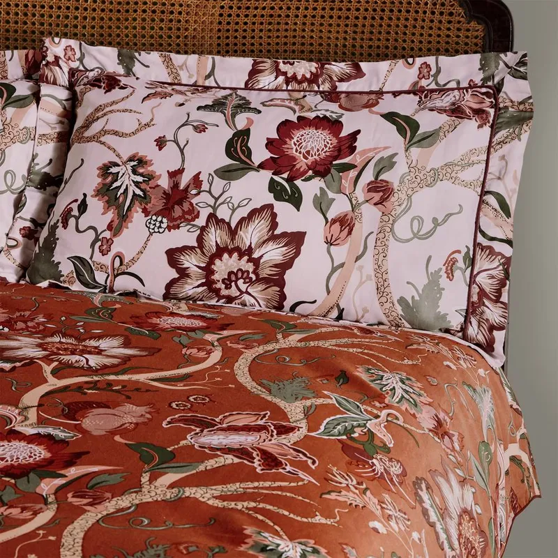 Paoletti Unisex Botanist 200 Thread Count Cotton Sateen Pillowcases in Red Red female
