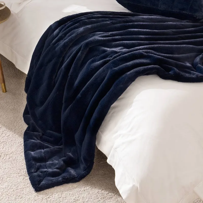Paoletti Empress Alaskan Faux Fur Throw in Navy Size: 140 cm x 200 cm Navy 140 cm x 200 cm