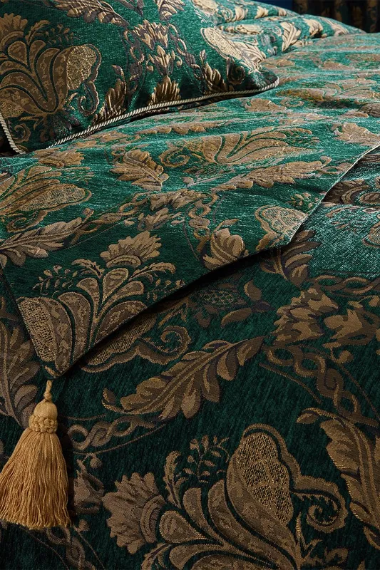 Paoletti Shiraz Jacquard Chenille Runner in Emerald - Emerald