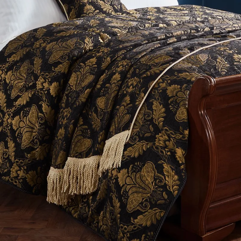 Paoletti Shiraz Traditional Jacquard Throw - Black - One Size