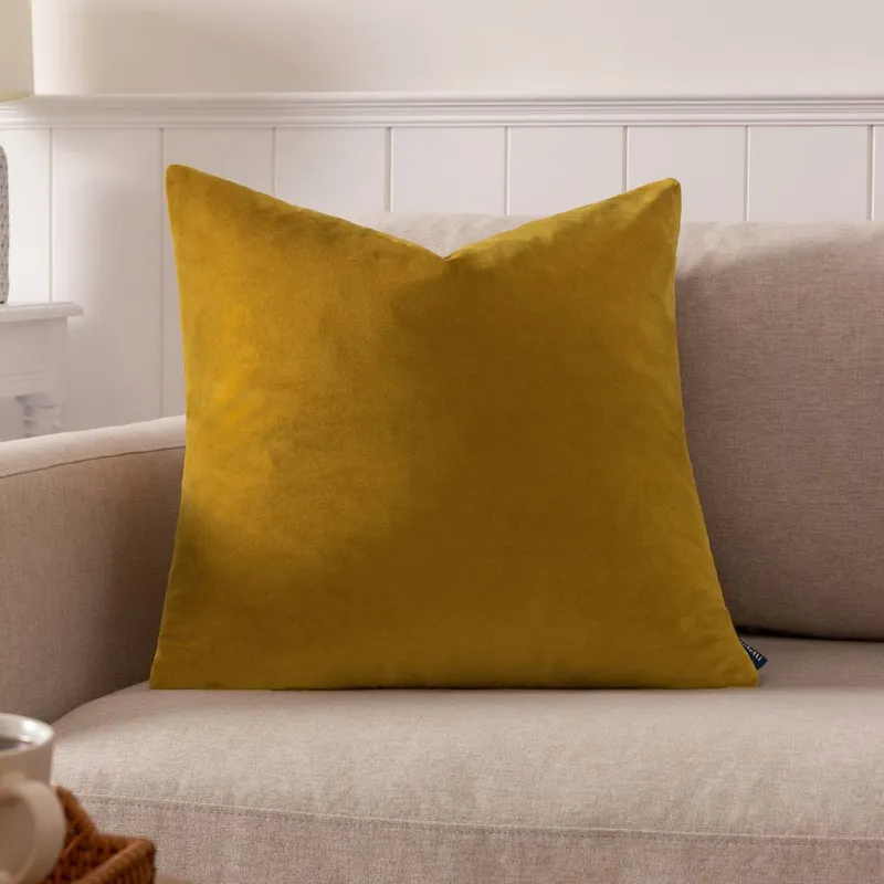 Paoletti Unisex Sunningdale Plain Velvet Cushion in Yellow Size: 50cm x 50cm Yellow female