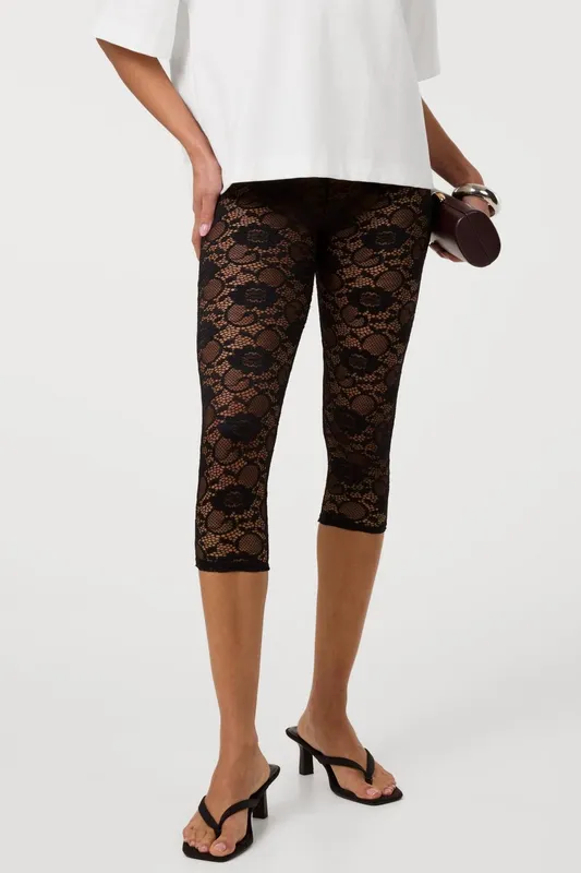 Pink Vanilla Women's Black Lace Capri Size: Medium - Black