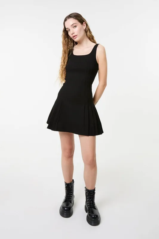 Pink Vanilla Women's Black Pleated Mini Dress Size: Large - Black