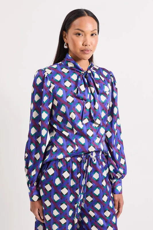Debenhams Women's Printed Satin Pussybow Blouse in Blue Size: 16 - Blue