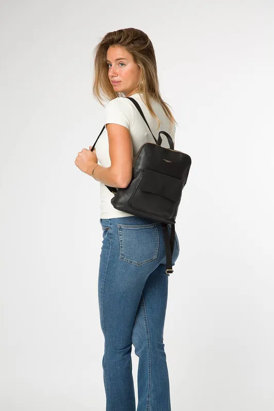 Pure Luxuries London Women's 'Anouk' Leather Backpack in Black - Black