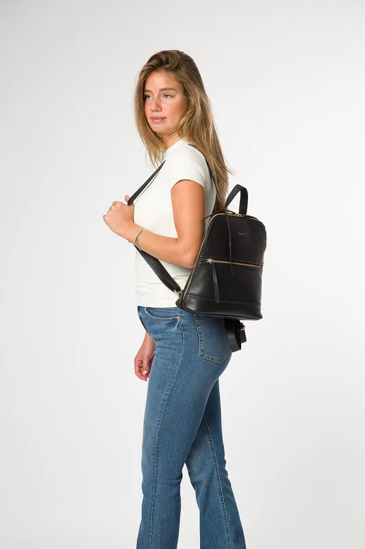 Pure Luxuries London Women's 'Theodora' Leather Backpack in Black - Black