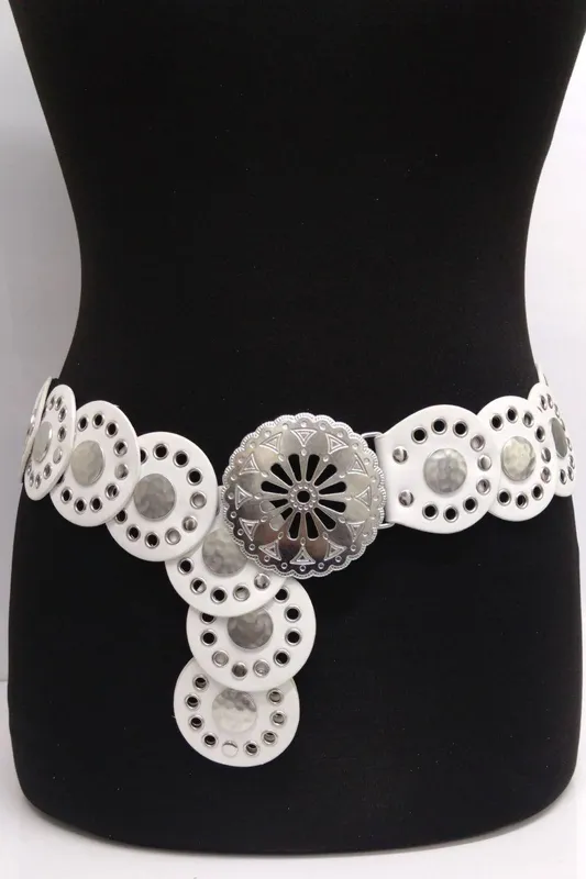Raffaella Women's Large Eyelet Disc Belt in White - White
