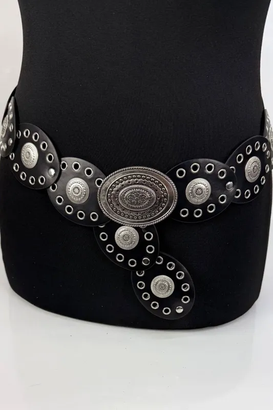 Raffaella Women's Oval Disc Belt in Black - Black