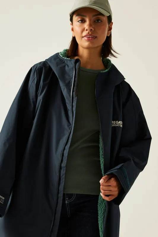 Regatta Adult Waterproof Changing Robe in Navy Size: S/M Navy S/M