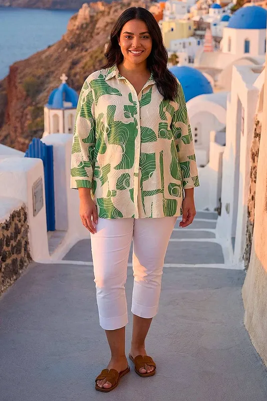 Roman Women's Curve Textured Geometric Shirt in Green Size: 22-24 Green 22-24