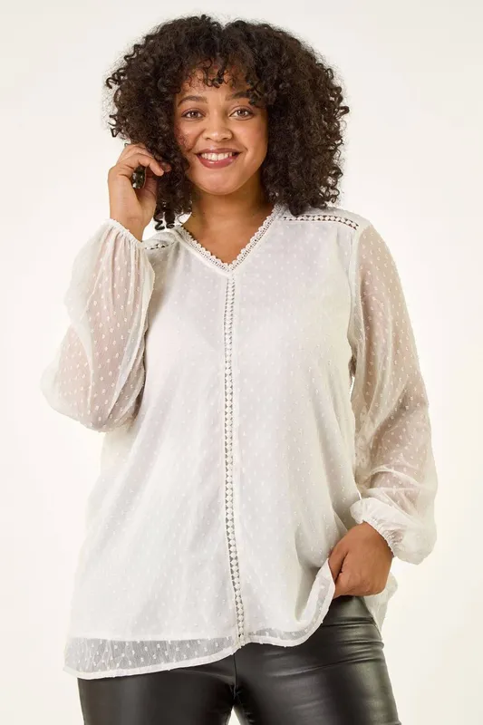 Roman Women's Curve Textured V-Neck Top in Ivory Size: 18 Ivory 18