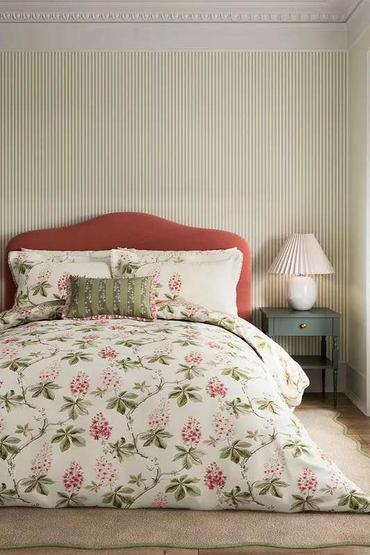 Sanderson 'Chestnut Tree' Cotton Duvet Cover Set in Cream Size: Single - Cream