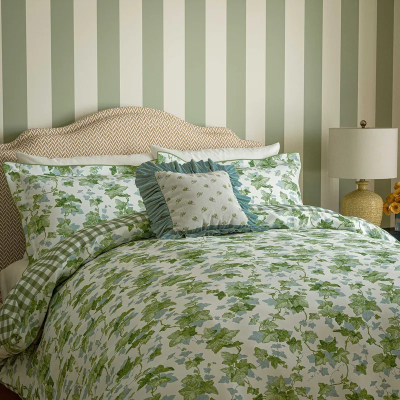 Sanderson 'Hedra' Cotton Duvet Cover Set in Green Size: King - Green - Size: King