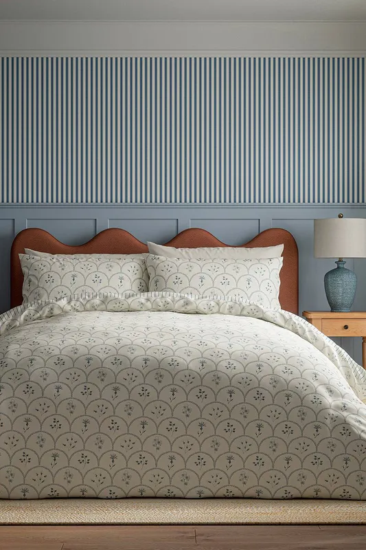 Sanderson 'Summer Scallop' Cotton Duvet Cover Set in Indigo Size: Super King Indigo Super King