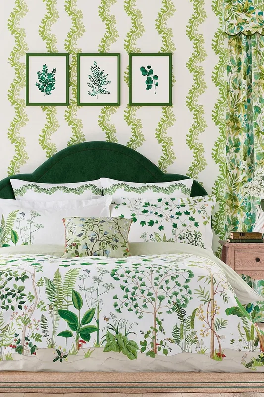 Sanderson 'Sycamore & Oak' Cotton Sateen Duvet Cover Set in Green Size: Super King Green Super King