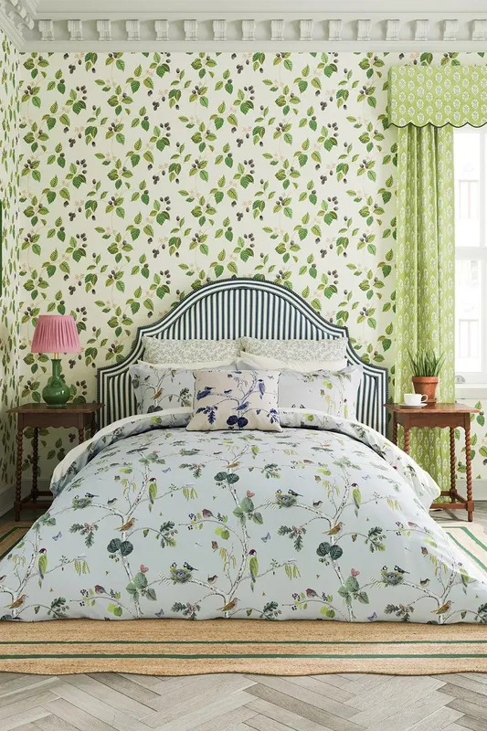 Sanderson Unisex 'Woodland Chorus' Cotton Sateen Duvet Cover Set in Light Blue Size: King Light Blue King female