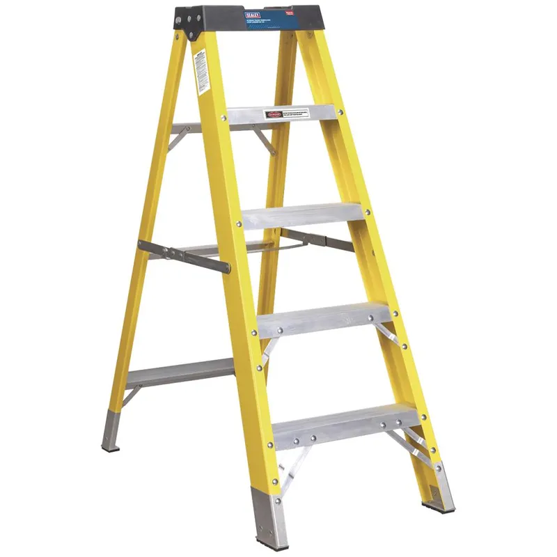 Fibreglass Step Ladder 4-Tread - en 131 FSL5 - Sealey