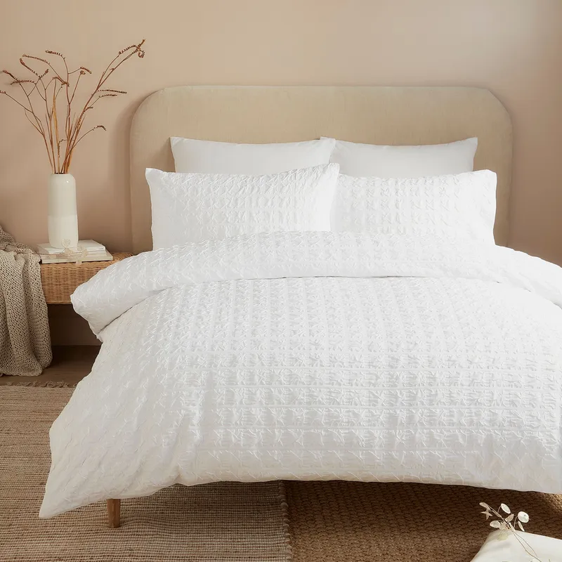 Serene 'Embossed Grid' Embossed Textured Duvet Cover Set in White Size: Single White