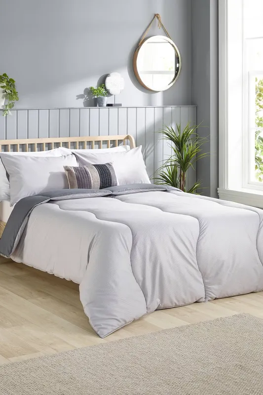 Slumberdown Coverless Comfort Printed Embossed Waffle 4.5 Tog Duvet Size: King Multicolor King