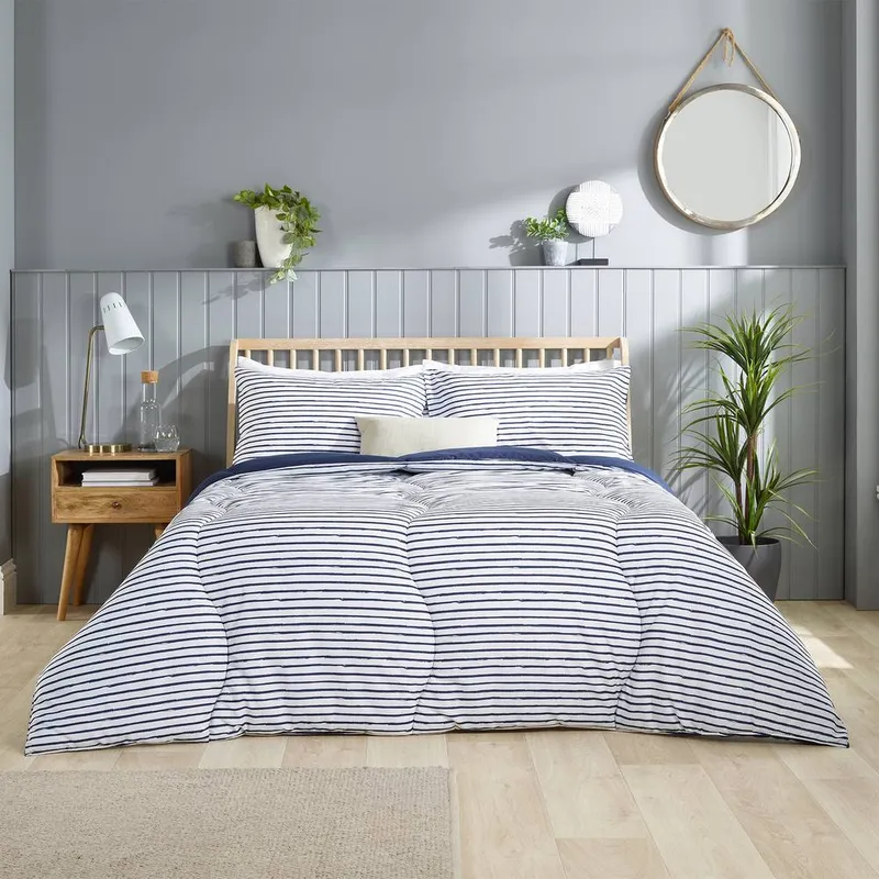 Slumberdown Coverless Comfort Printed Stripe Navy 10.5 Tog Duvet Size: King Navy King