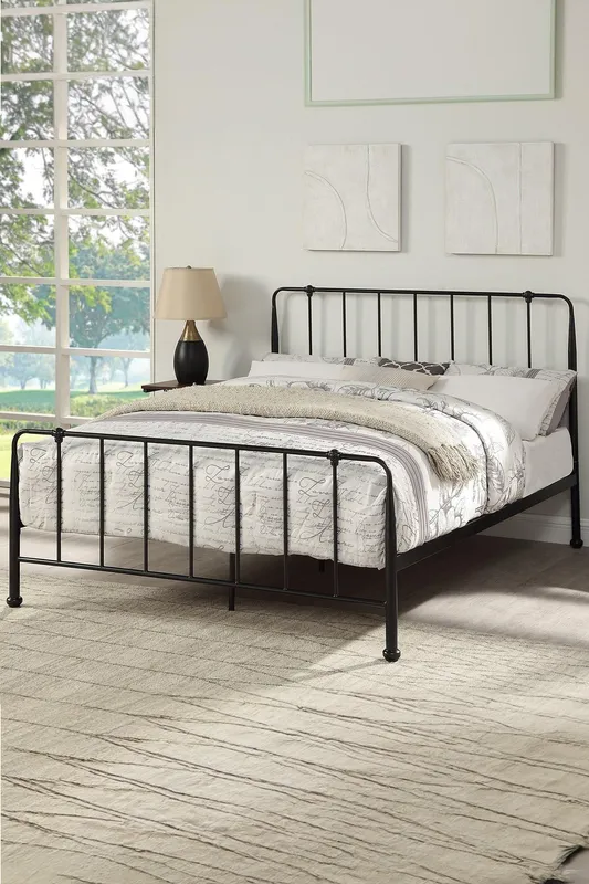 SlumberWorx Hitchin Black Metal Industrial Bed Frame Size: King Black