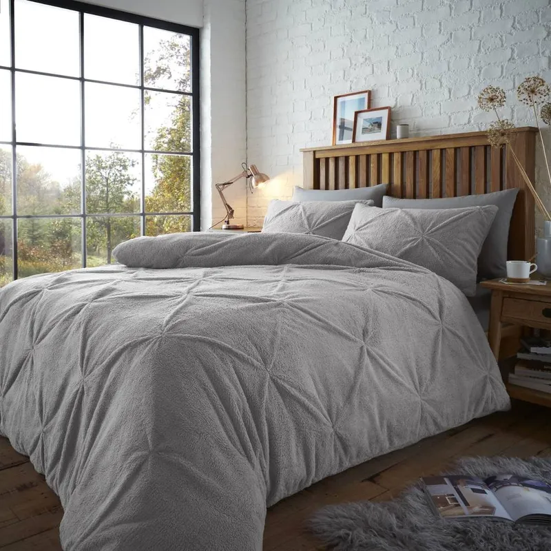Smart Living Teddy Chiswick Pintuck Duvet Cover & Pillowcase Set in White Size: Single White Single